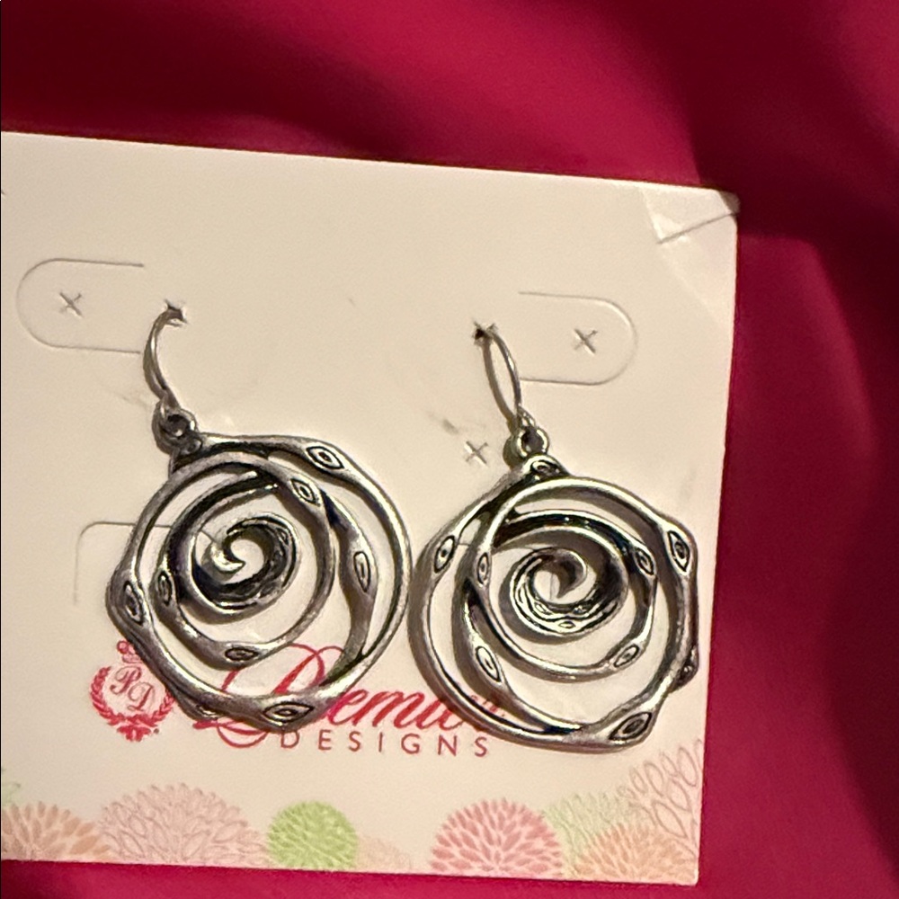Premier Elegant Silver Swirl Earrings